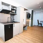Hotel Living Am Schlosspark - Zentral, Parkplatz Und Kitchenette