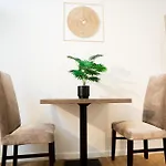 Hotel Living Am Schlosspark - Zentral, Parkplatz Und Kitchenette