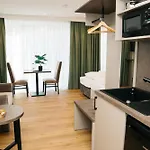Hotel Living Am Schlosspark - Zentral, Parkplatz Und Kitchenette *