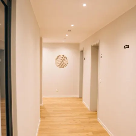 Living Am Schlosspark - Zentral, Parkplatz Und Kitchenette Hotel