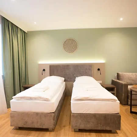 Hotel Living Am Schlosspark - Zentral, Parkplatz Und Kitchenette *