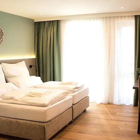 Living Am Schlosspark - Zentral, Parkplatz Und Kitchenette *
