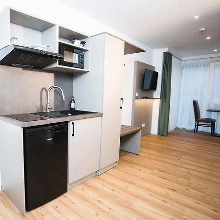 Hotel Living Am Schlosspark - Zentral, Parkplatz Und Kitchenette