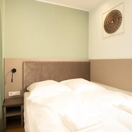Living Am Schlosspark - Zentral, Parkplatz Und Kitchenette *
