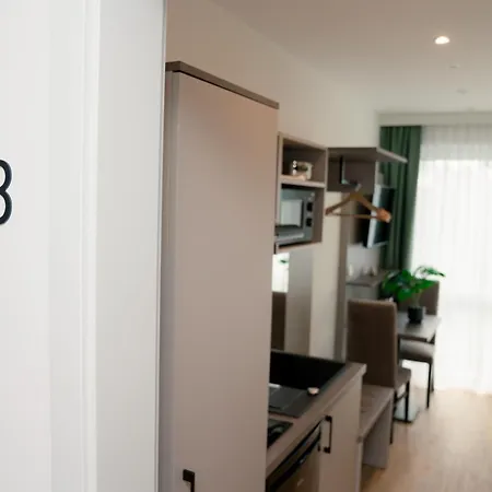 Living Am Schlosspark - Zentral, Parkplatz Und Kitchenette