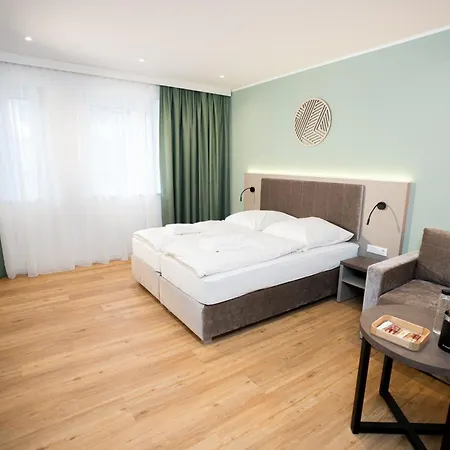 Hotel Living Am Schlosspark - Zentral, Parkplatz Und Kitchenette