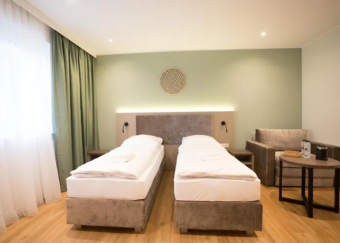 Hotel Living Am Schlosspark - Zentral, Parkplatz Und Kitchenette *