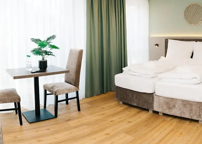Living Am Schlosspark - Zentral, Parkplatz Und Kitchenette