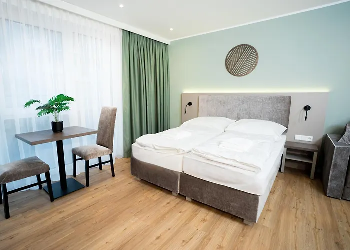 Living Am Schlosspark - Zentral, Parkplatz Und Kitchenette Hotel *