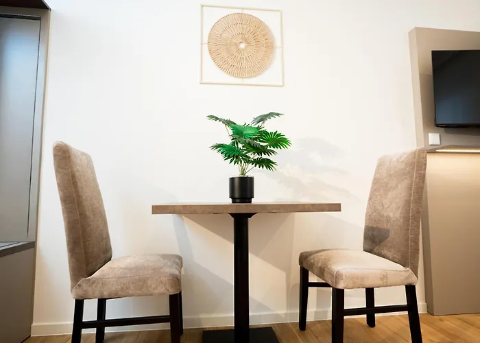Hotel Living Am Schlosspark - Zentral, Parkplatz Und Kitchenette