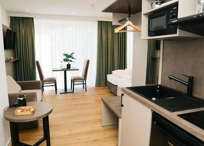 Hotel Living Am Schlosspark - Zentral, Parkplatz Und Kitchenette *